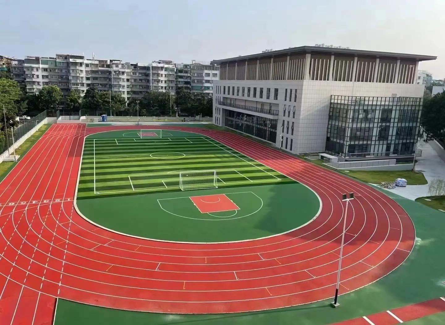 钦州市橡胶跑道塑胶篮球场 - 方案